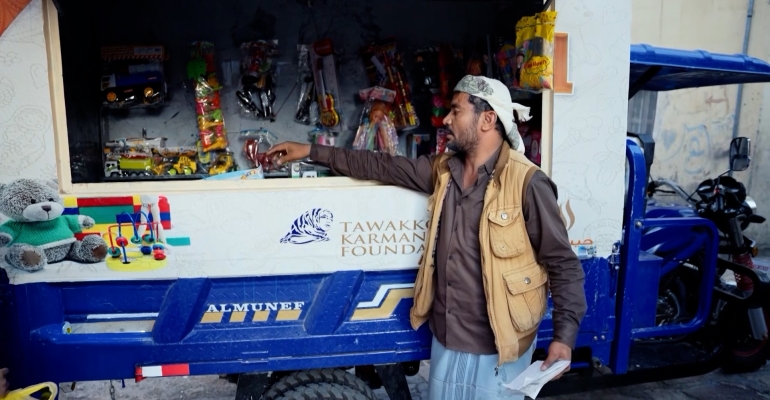 Tawakkol Karman Foundation provides mobile shop for Taiz toy seller